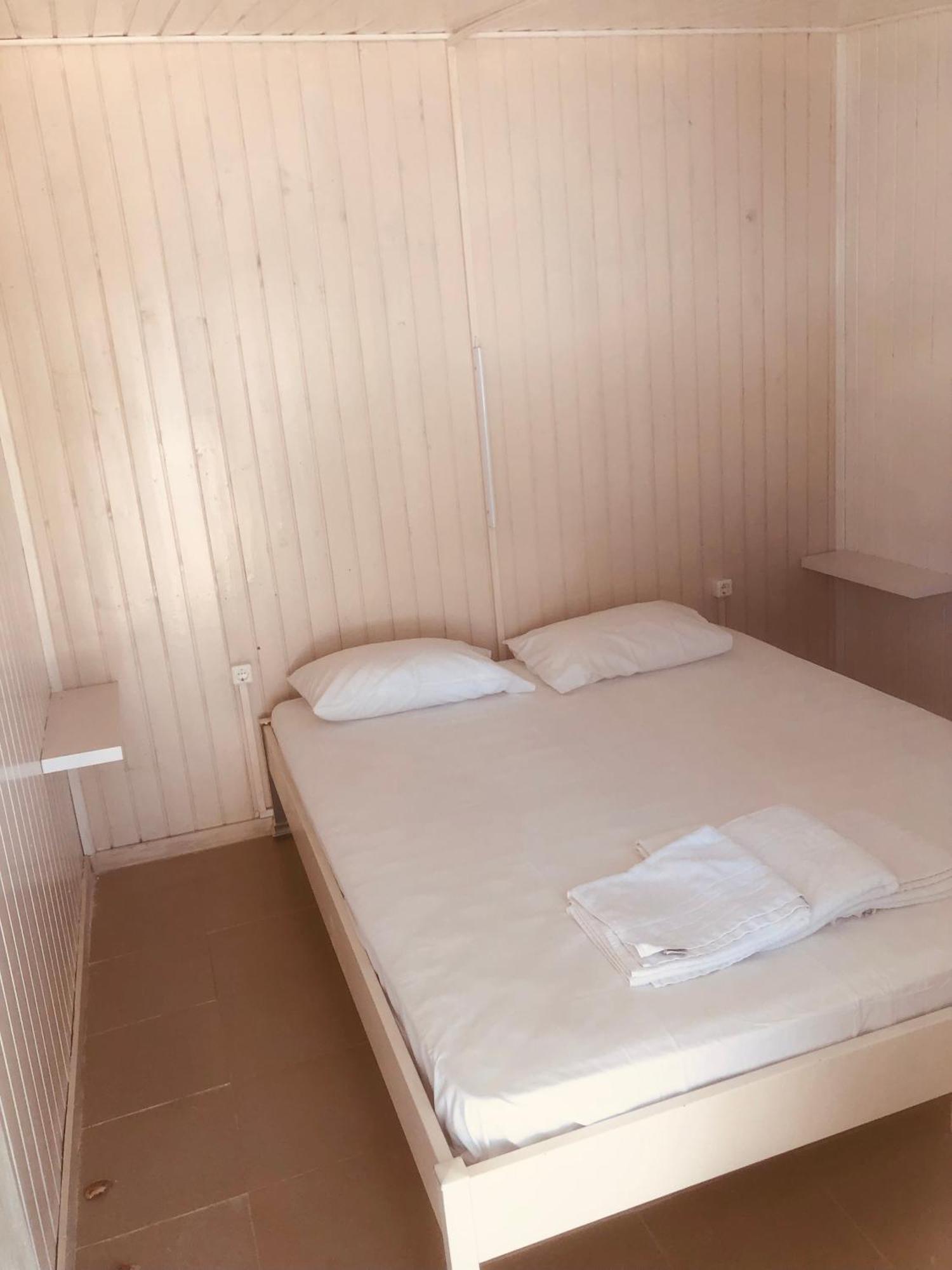 Barreira Beachfront Rooms 6 Kalamata Dış mekan fotoğraf