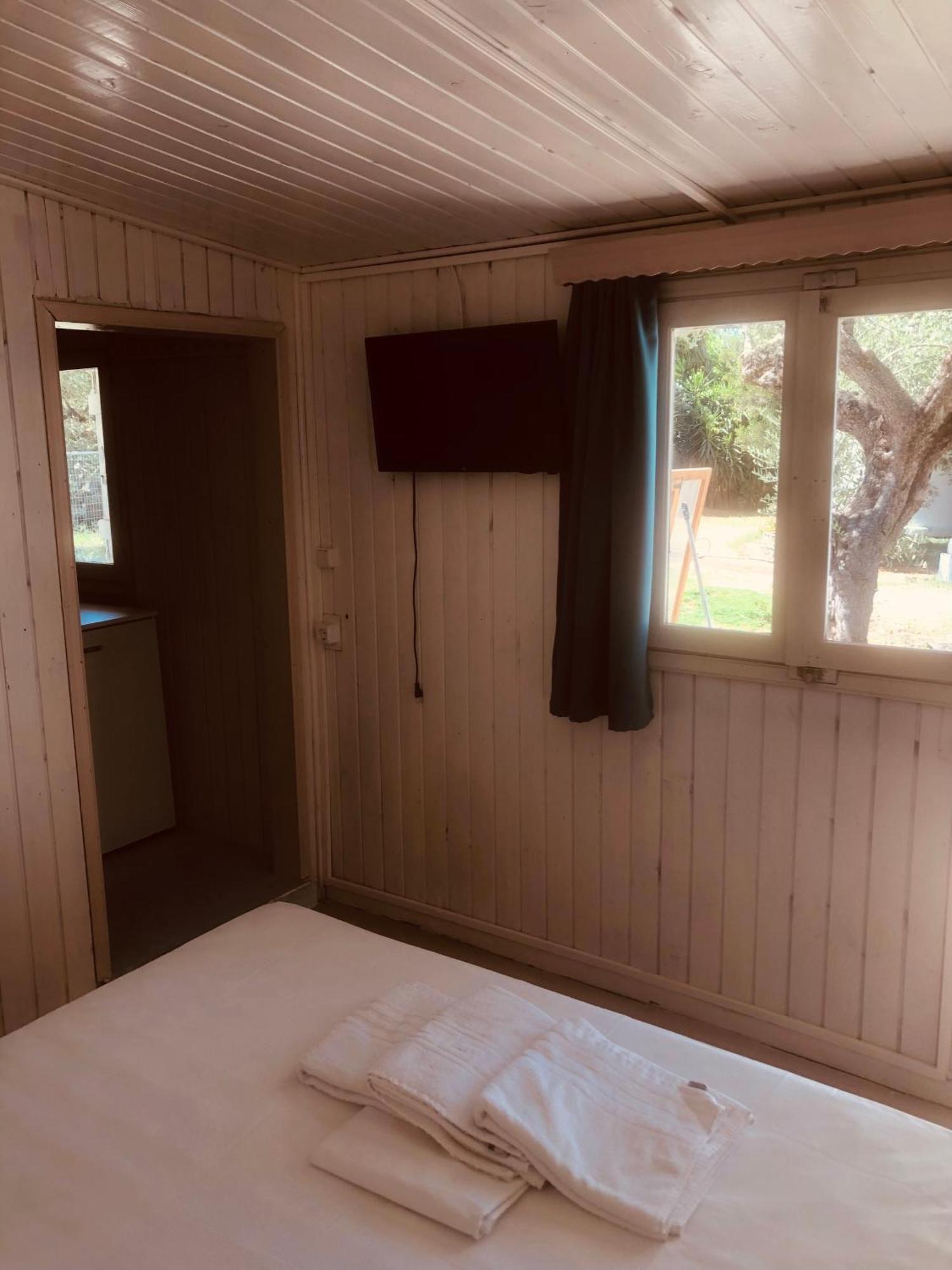 Barreira Beachfront Rooms 6 Kalamata Dış mekan fotoğraf